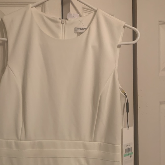 White sleeveless dress - Picture 2 of 4